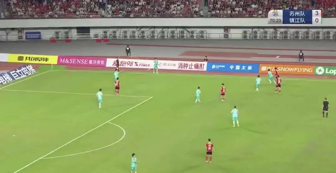 棒球锦标赛焦点战:陇右天狼队大胜姑苏白虎队,外线火力全开。更衣室氛围正向  棒球锦标赛焦点战:陇右天狼队大胜姑苏白虎队,外线火力全开。更衣室氛围正向