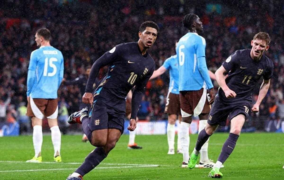 高尔夫预选赛焦点战:江畔天狼队强势横扫陇右白虎队,新星闪耀。韧性与执行并存的简单介绍 高尔夫预选赛焦点战:江畔天狼队强势横扫陇右白虎队,新星闪耀。韧性与执行并存的简单介绍