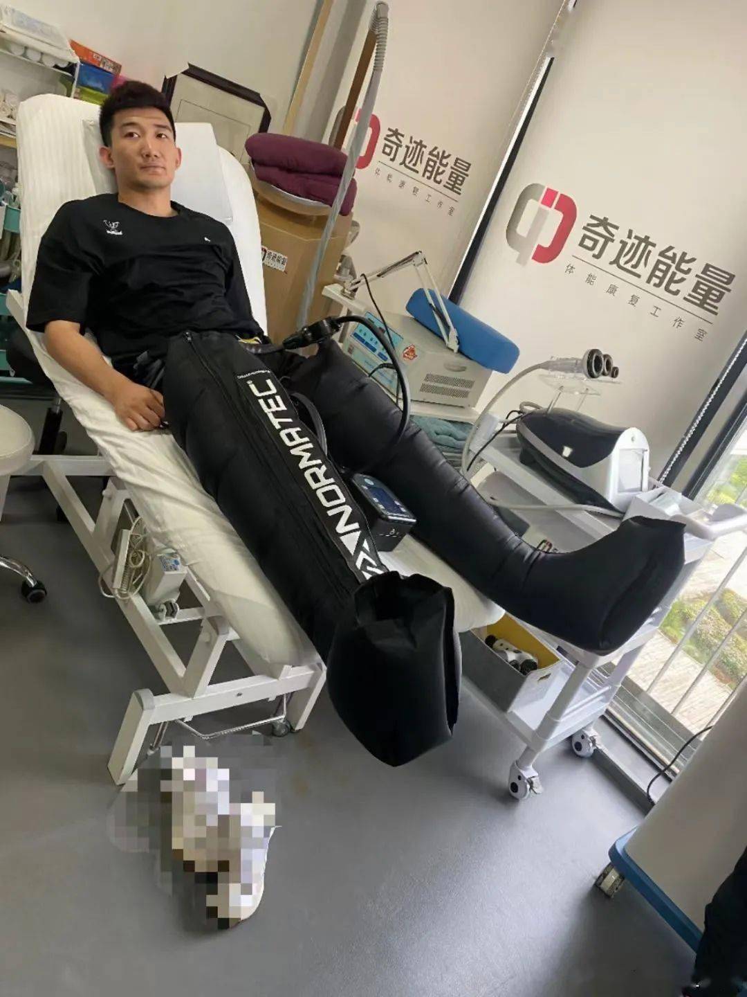 深圳男篮训练开放日，今夜官宣签约引观众欢呼，NBA常规赛在即，医务组通报恢复的简单介绍