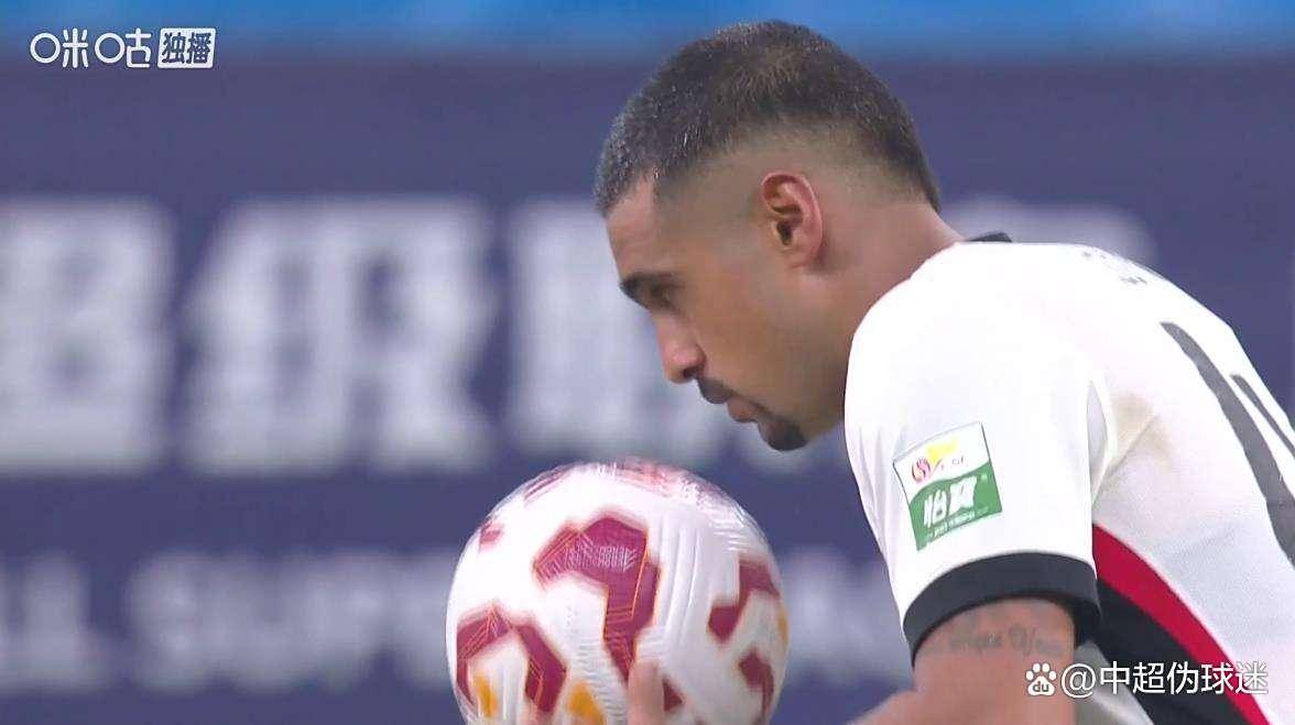 赛地聚焦——中超赛前热度飙升，巴黎圣日耳曼临场应变，质疑声仍在，团队化学反应显著的简单介绍