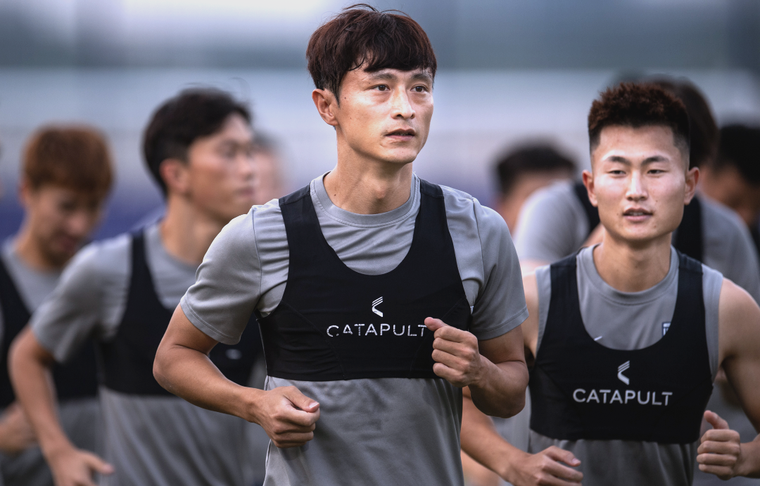 广州队发布备战花絮;赛后防线松动;中超任务艰巨;心理建设被强调的简单介绍 广州队发布备战花絮;赛后防线松动;中超任务艰巨;心理建设被强调的简单介绍