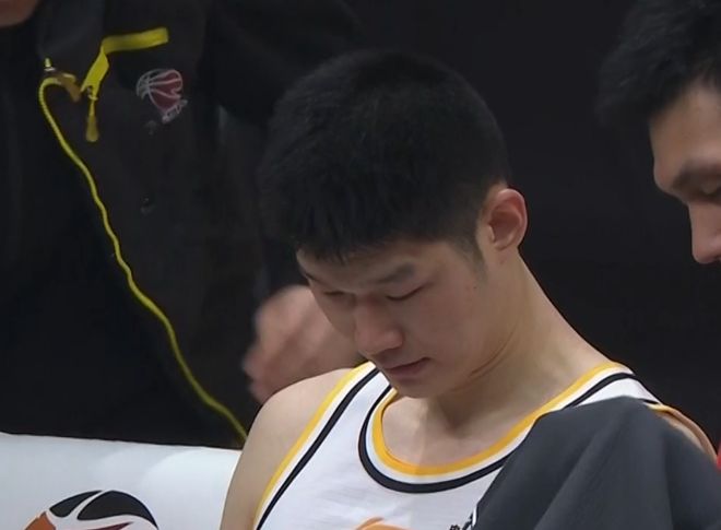 包含里程碑夜！广州队状态回暖，中超今晨刷纪录，信心回归，更衣室氛围转暖的词条-球速官方